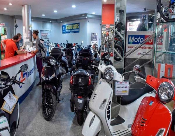 MOTO JOVEN SEVILLA